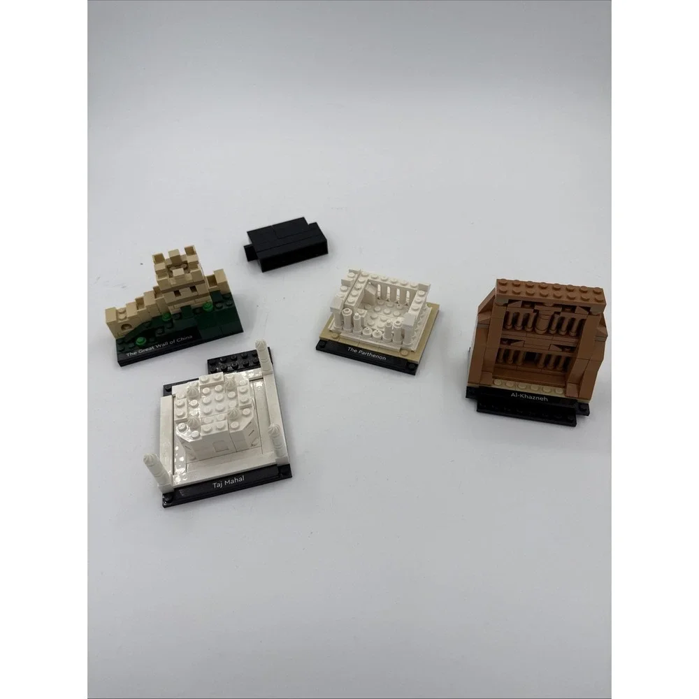 LEGO ARCHITECTURE: World of Wonders (40585) VIP Exclusive  Missing A Few Pieces